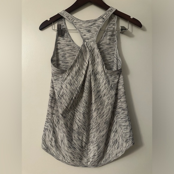 Lululemon Essential Tank Tiger Space Dye Black White Size 8 - Picture 3 of 7